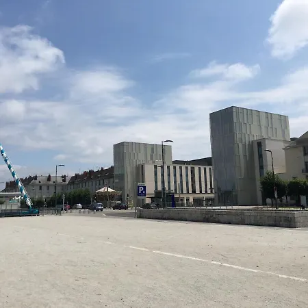 Apartament Calme,lumineux ,hyper Centre *