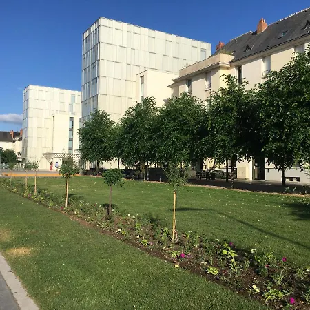 Apartament Calme,lumineux ,hyper Centre Tours